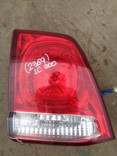 Фонарь крышки левый Toyota Land Cruiser VII (J200) 2007 - наст. время 2011