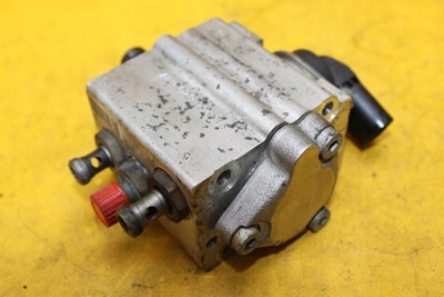 03C127025L насос топлива a3 8p touran 1.6 fsi