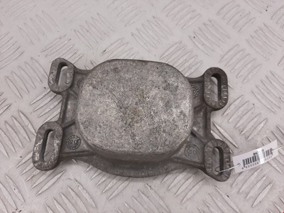 4B0199335L Кронштейн (крепление) двигателя (лапа крепления) Audi A6 C6 (2004-2011) 2005 ,