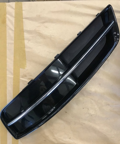 8P0807681T решётка бампер audi a3 левая