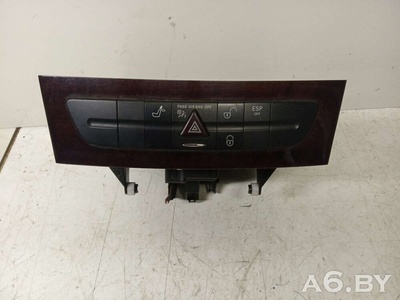 A2116800552 Кнопка аварийной сигнализации Mercedes E W211 2004