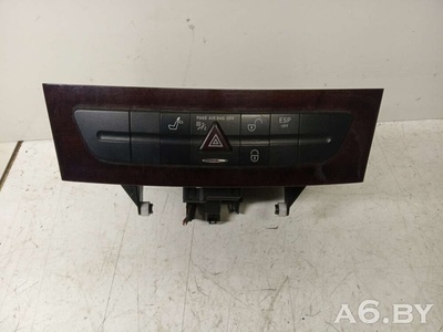 A2116800552 Кнопка аварийной сигнализации Mercedes E W211 2004