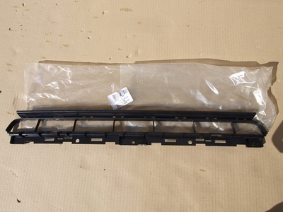 8W08076839B9 решётка центральная бампер передняя audi a4 b9 оригинал . новая