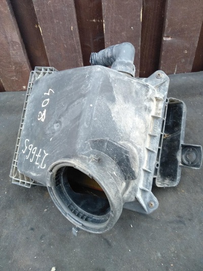 06C133837L Корпус воздушного фильтра Audi A4 2006 ,, ASN, BBJ, AVK,