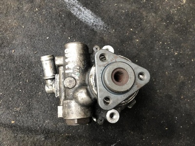 4B0145156R Насос гидроусилителя руля Audi A6 2002