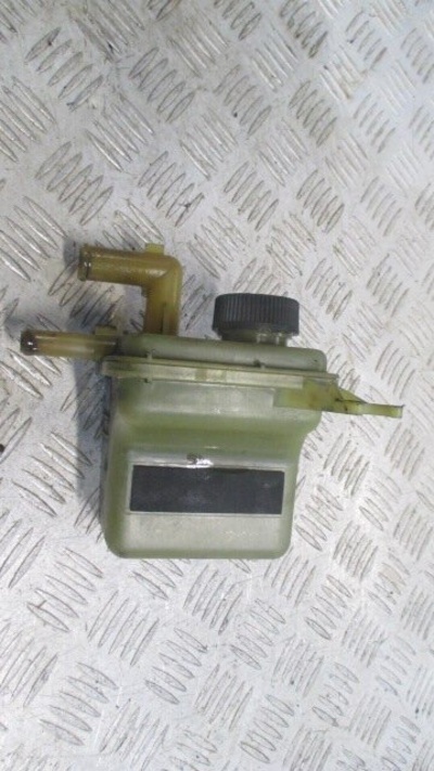 B37F32690A Бачок гидроусилителя Mazda 3 BK 2002-2009