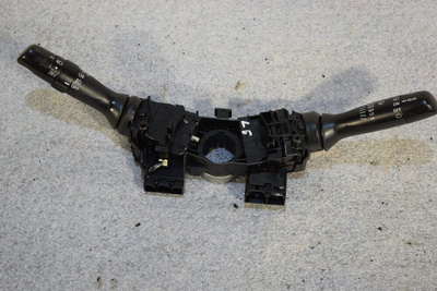 841400D080 Переключатель подрулевой (стрекоза) Toyota Yaris XP9 2008