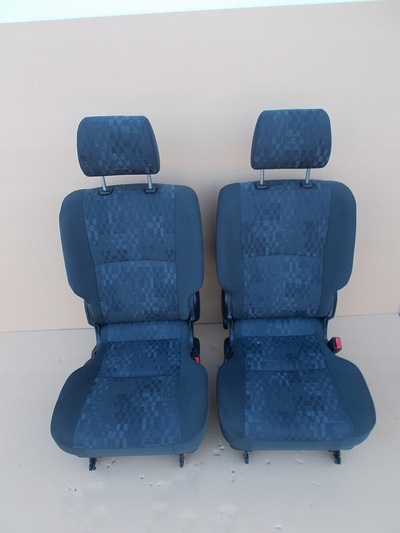 Кресло сиденье задняя 3 ряд toyota avensis verso