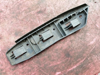 3U0807183 Кронштейн переднего бампера Skoda Superb 1 2002
