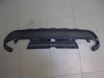 BJ3M17K945B Решетка в бампер центральная Land Rover Range Rover Evoque 2011- ,GJ32-17K945-A