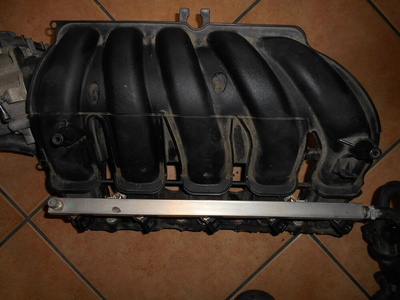 07K133201M коллектор впускной volkswagen b7 2.5 бензин 2012r