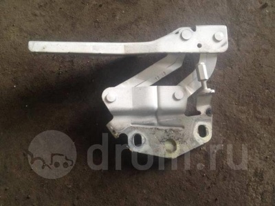 3c0823301e петля капота VW Passat (B6) 2005-2010