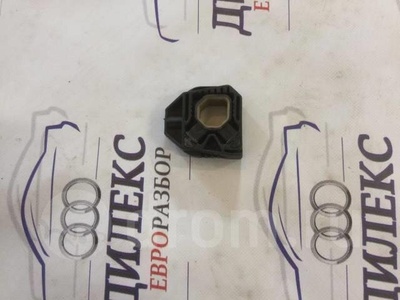 1K0121367 кронштейн радиатора VW Jetta 2005-2011 2006