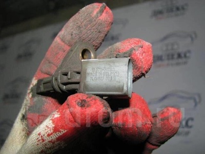 7L0927808B датчик abs VW Touareg 2002-2010