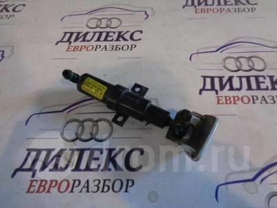 3c0955104a форсунка омывателя фары VW Passat (B6) 2005-2010