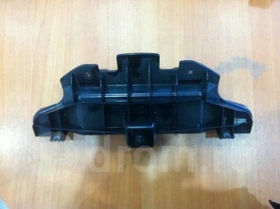 7L6858435B кронштейн VW Touareg 2002-2010 2003