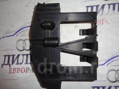 7L0927131C кронштейн (сопут. товар) VW Touareg 2002-2010