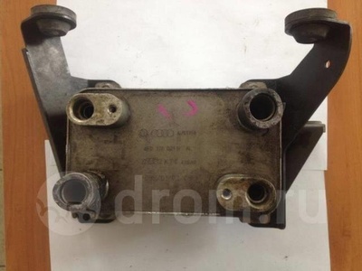 4E0317021H радиатор масляный VW Passat (B6) 2005-2010
