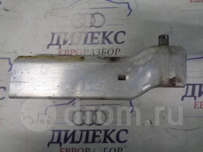 4B0807331E кронштейн усилителя заднего бампера Audi Allroad quattro 2000-2005 2002