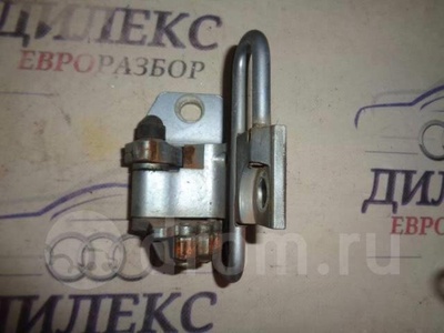 3C0831412C петля двери VW Passat (B6) 2005-2010 2008