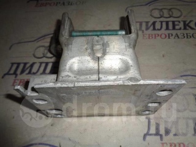 4e0807134a кронштейн усилителя переднего бампера Audi A8 [D3 4E] 2004-2010 2004