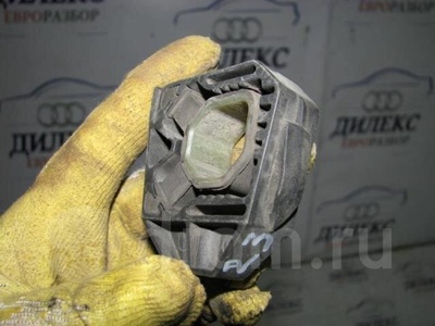 1K0121367d кронштейн радиатора VW Golf V Variant 2003-2009 2009