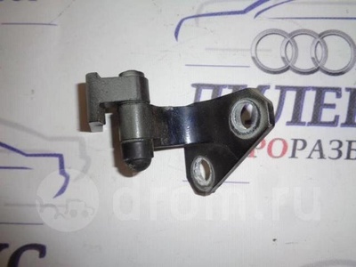 3C0831402D петля двери VW Passat (B6) 2005-2010 2010