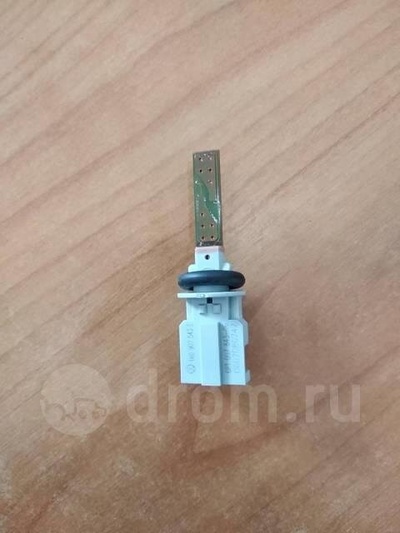 1K0907543E датчик температуры воздуха VW Golf V Variant 2003-2009 2009
