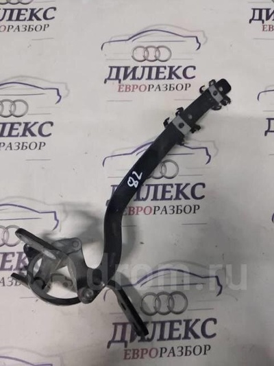 7l6827301c петля двери багажника VW Touareg 2002-2010 2006