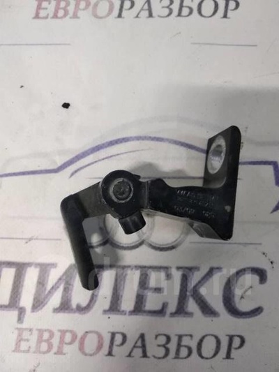 8K0831402B петля двери Audi A4 (B8) 2007-2015 2009