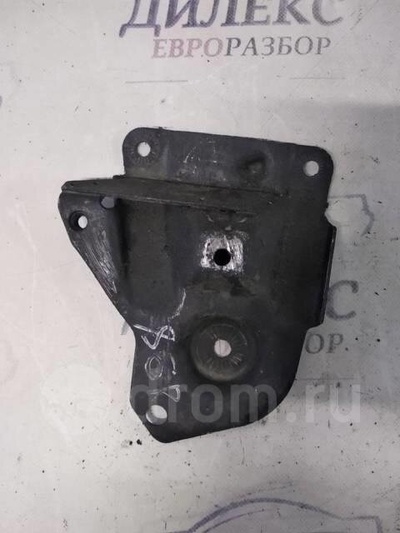 4Z7399539B кронштейн балки Audi Allroad quattro 2000-2005 2003