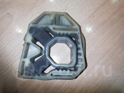 1K0121367G кронштейн радиатора VW Tiguan 2007-2011 2008