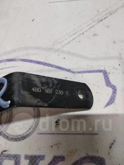 4b0951230e кронштейн (сопут. товар) Audi A6 (C5) 1997-2004 2002