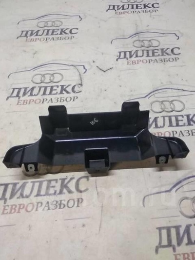 7L6858435B кронштейн VW Touareg 2002-2010 2005