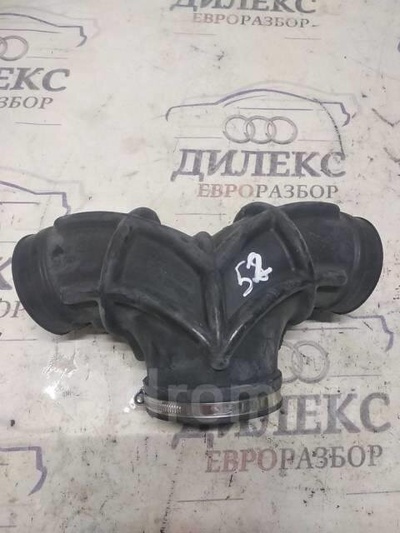 7l6129627 патрубок воздушного фильтра VW Touareg 2002-2010