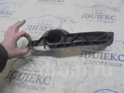 1k0807889b направляющая перед бампера под фарой VW Jetta 2005-2011 2008