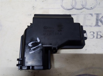 4f0971981a крышка корпуса блока предохранителей Audi A6 (C6 4F) 2004-2011 2009