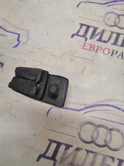 4f0823721 упор крыла Audi A6 (C6 4F) 2004-2011 2009