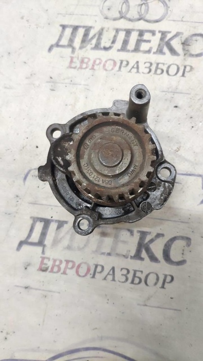 06A121031C насос водяной (помпа) VW Passat (B6) 2005-2010 2008
