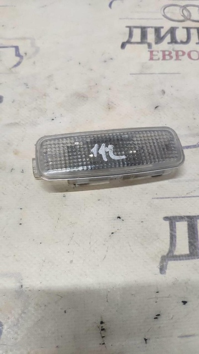 4D0947105A плафон салонный Audi A6 (C6 4F) 2004-2011 2009