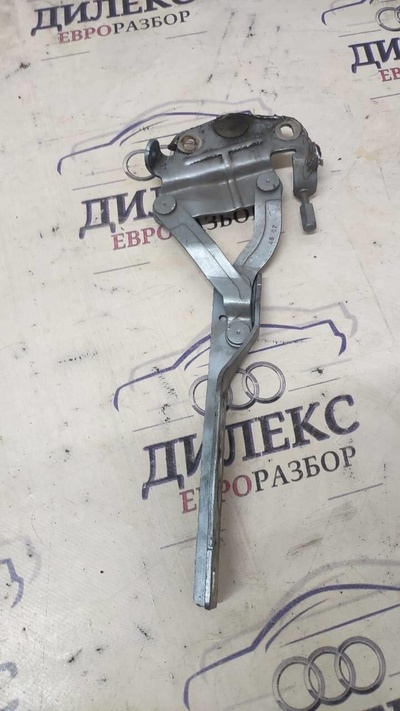3C0823301E петля капота VW Passat (B6) 2005-2010 2008