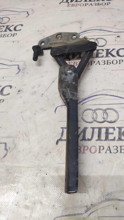 3C0823301D петля капота VW Passat (B6) 2005-2010
