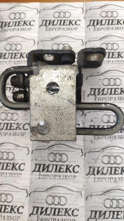 1K4833411M петля двери VW Jetta 2005-2011 2008
