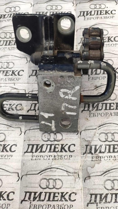 3C0831412B петля двери VW Passat (B6) 2005-2010