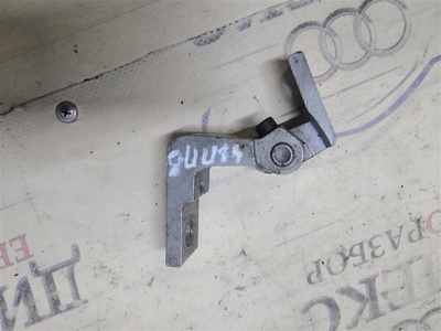 8E0831402B петля двери Audi A6 (C6 4F) 2004-2011