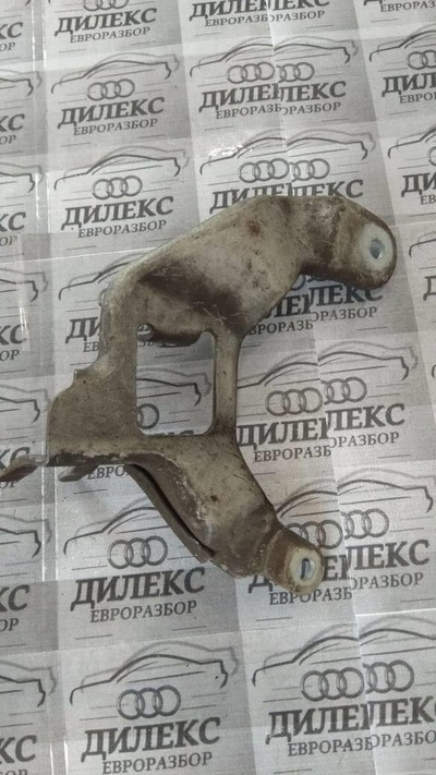 4e0615376c кронштейн Audi A8 [D3 4E] 2004-2010 2008