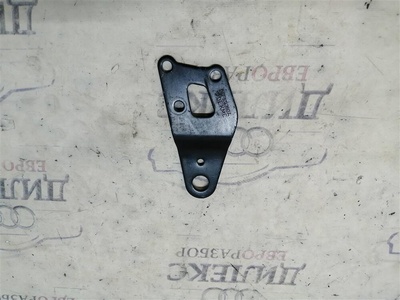 06F103390A кронштейн двигателя VW Passat (B6) 2005-2010