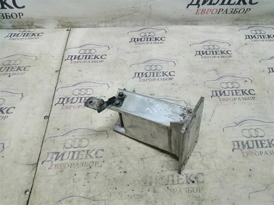 8K0807133C кронштейн усилителя переднего бампера Audi A4 (B8) 2007-2015 2009/12
