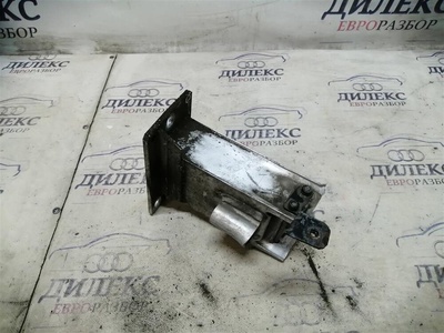 8K0807134D кронштейн усилителя переднего бампера Audi A4 (B8) 2007-2015 2009/12