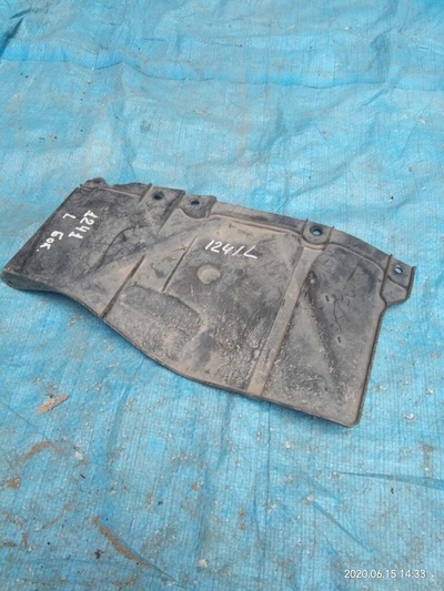 6700387724000 дверь DAIHATSU PYZAR G301G 67003-87724-000